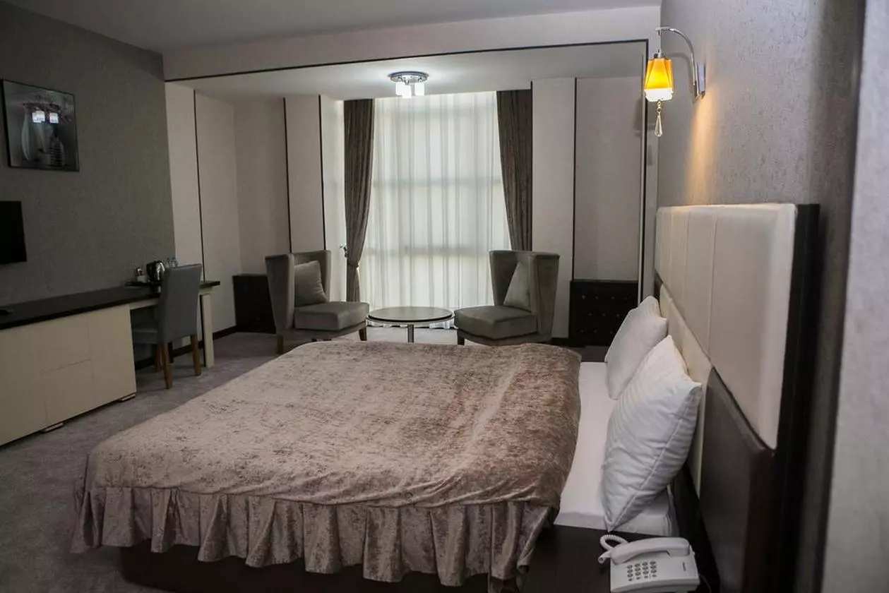 azalea_shabaviz (3).jpg